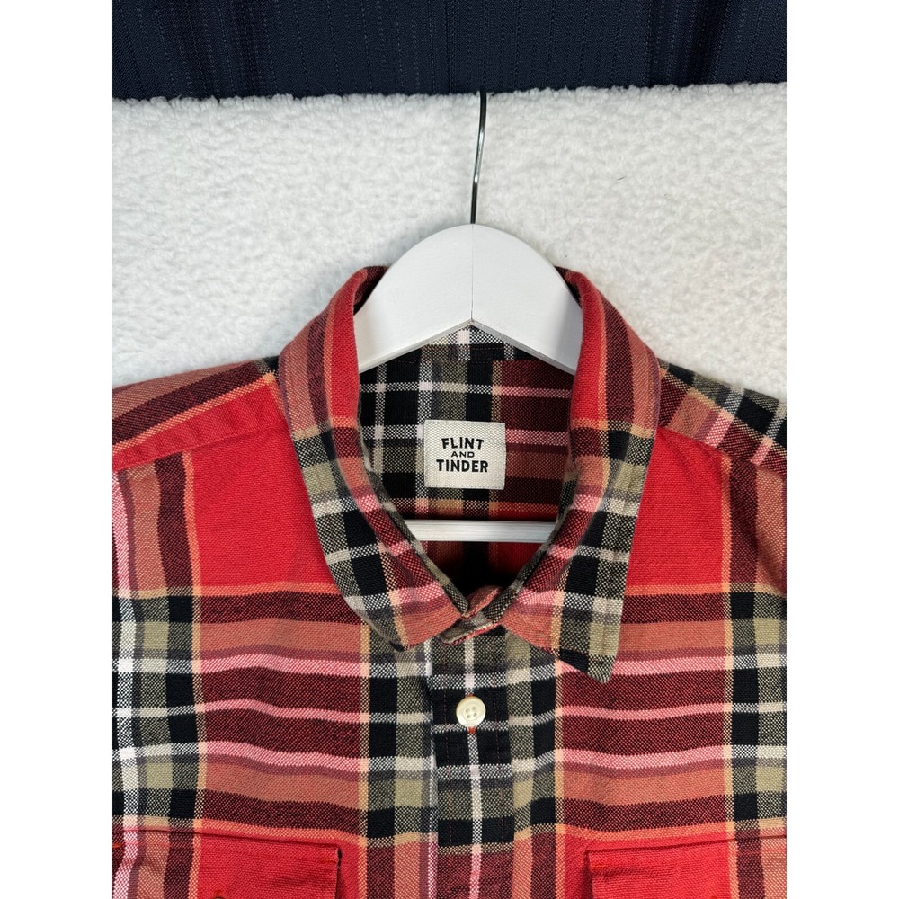 Flint and Tinder Shirt Large Mens Red Plaid Flannel Flap Pockets Button Down - Picture 4 of 10